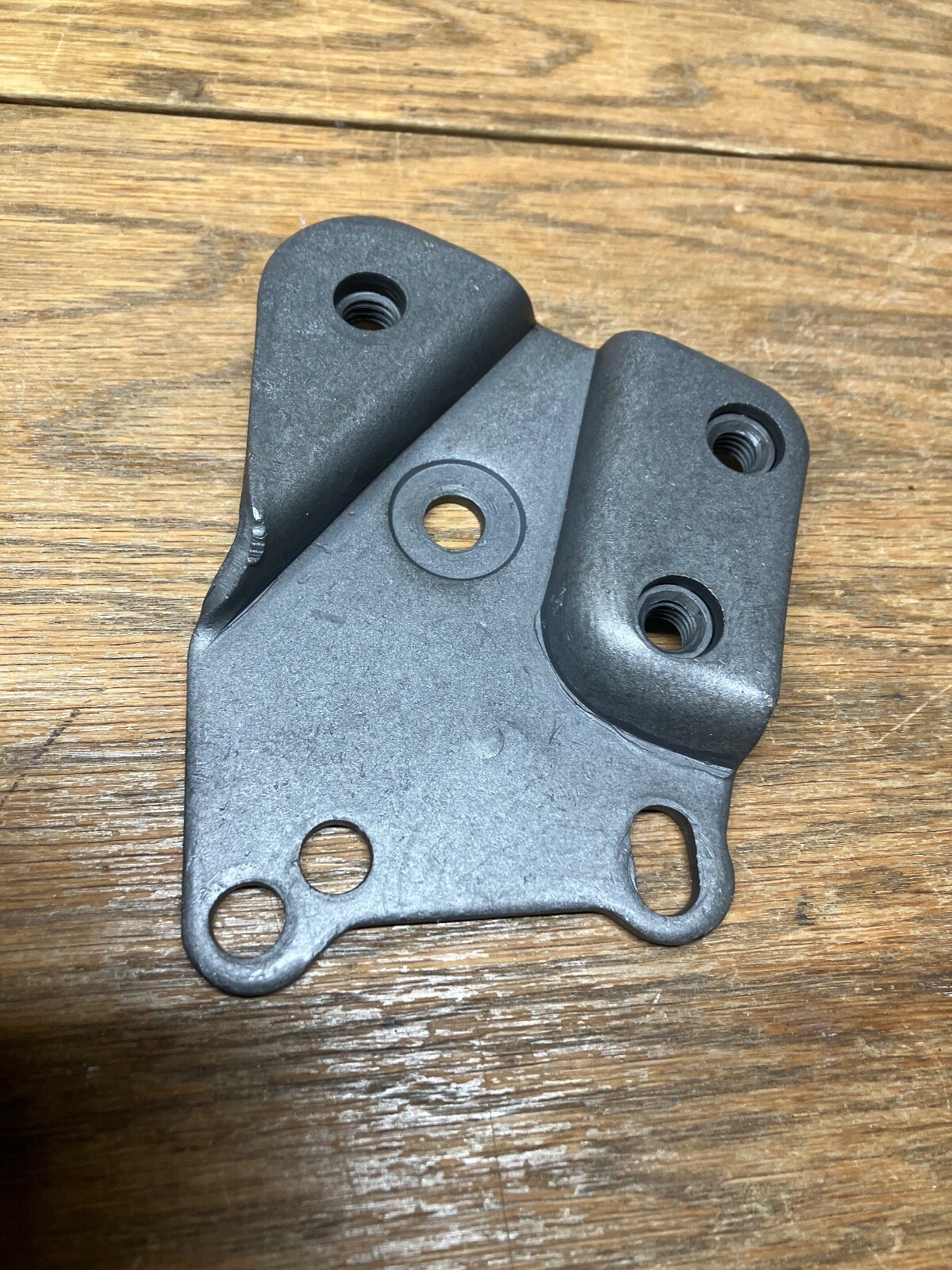 gさん 1970-72 Oldsmobile 442 Pontiac GTO 4 speed shifter bracket