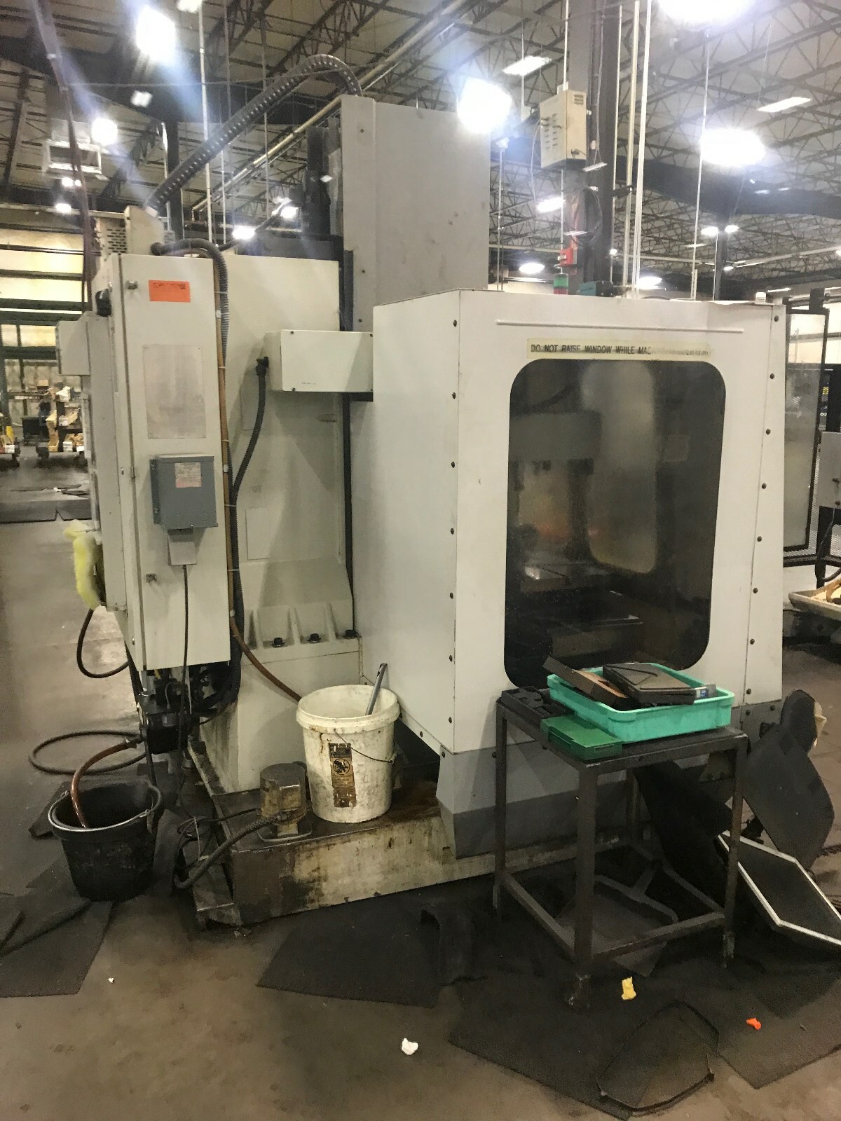 HAAS VF-0 CNC VMC With Tool Changer 4th Axis Chip Auger and CAT 40 Tooling  1995