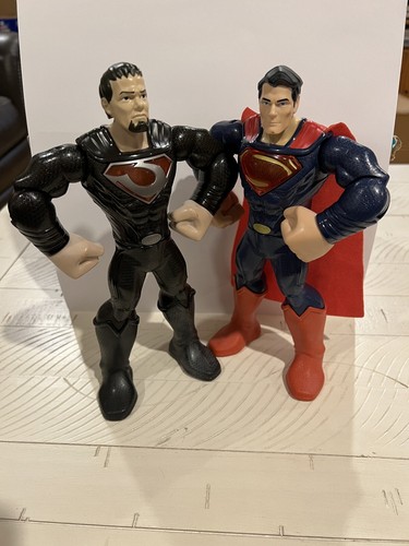 オジェット モダンペット スーパーマン　Oggetto SUPERMAN Monkey Depot - Hot Toys Superman and Krypto (MMS812)