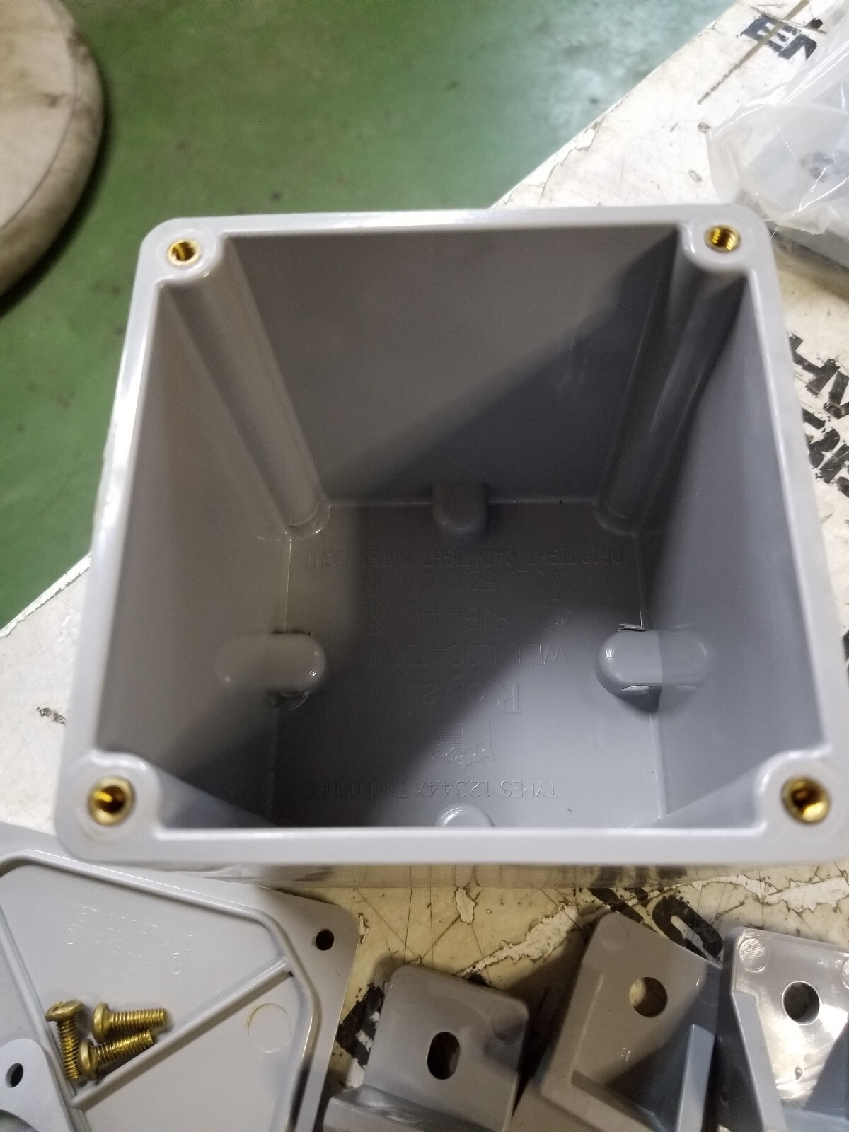 ROYAL RJB44L - Fiberglass Screwcover Junction Box 4x4x4 Enclosure - Picture 2 of 7