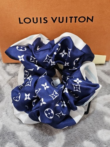 ヘアアクセサリー SSIL X MONOGRAM SCRUNCHIE BLACK $_12.JPG?set_id=880000500F