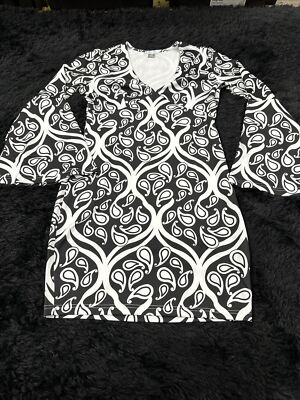 NWOT Venus Women s Medium Flare Sleeve Dress Size Medium - Black/White