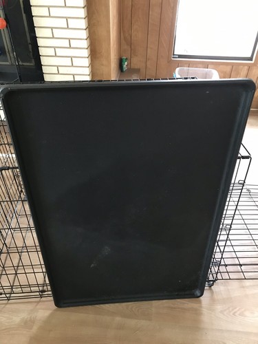 AmazonBasics 9001-48B Double-Door Folding 48