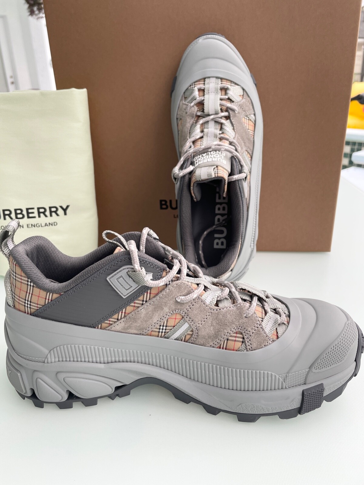 Pre-owned Burberry 8043864 Men's Arthur Check Gray Canvas/suede Sneakers 7 Us (40 Eu)