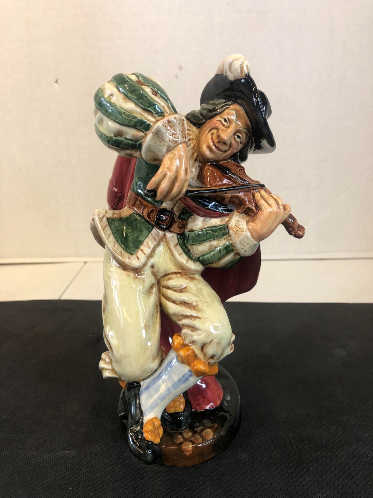 ハーフドール、モールド、ヘッド、ハンド2セット Royal Doulton Figure The Fiddler HN 2171 (1955) | eBay