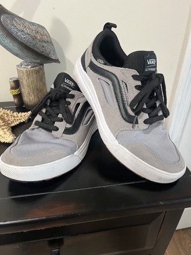 VANS ULTRACUSH  ブラック×ホワイト 27.5㎝ VANS ULTRACUSH ブラック/ホワイト スニーカー - メルカリ