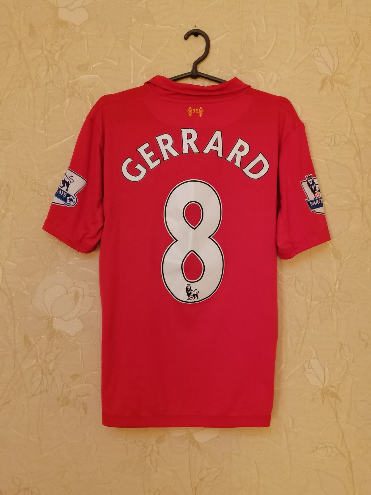 リバプール Gerrard ユニフォーム Mサイズ リバプール Gerrard ユニフォーム Mサイズ - メルカリ