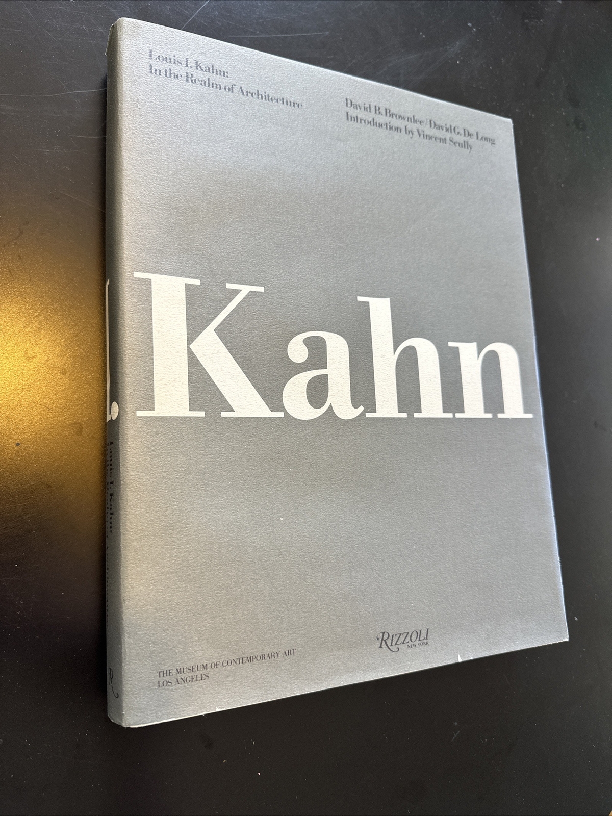 洋書 Louis Kahn In the Realm of Architecture Louis I. Kahn: In the Realm of Architecture: BROWNLEE DAVID