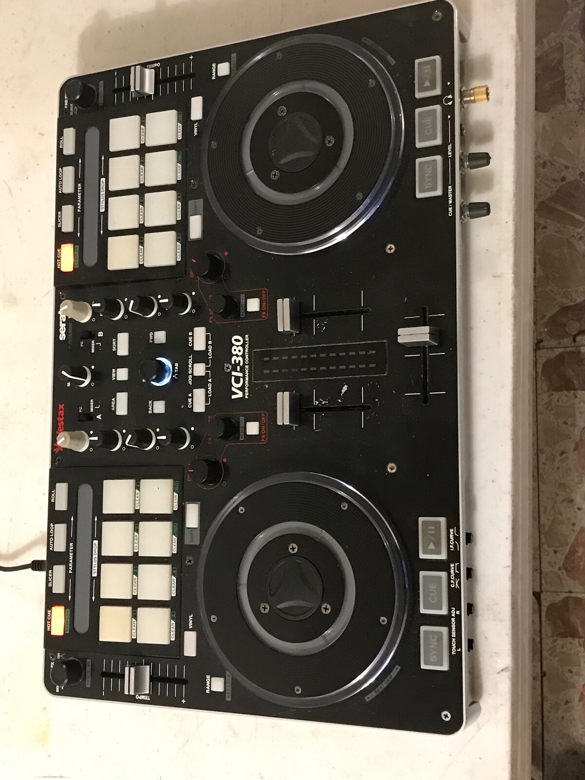 Vestax VCI-380 Controller