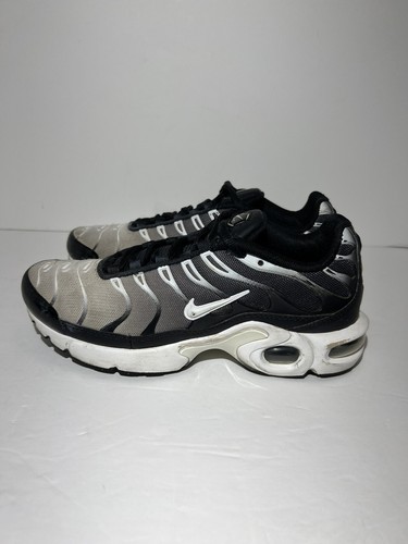 black and white fade tns