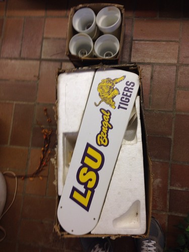 LSU CEILING FAN WITH LIGHT KIT (PICK UP ONLY)