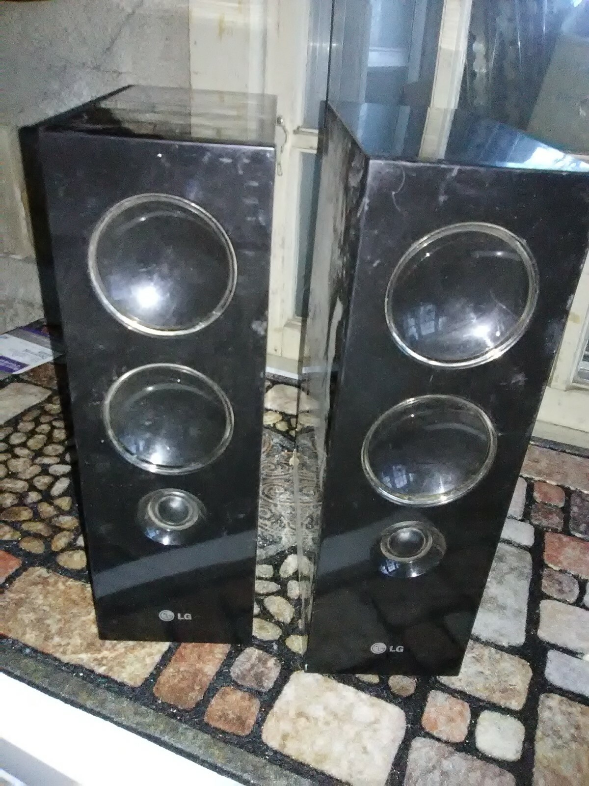 Lot of 2 LG LFD 790 Replacement Speakers System # J10D-SF No Cables Untested