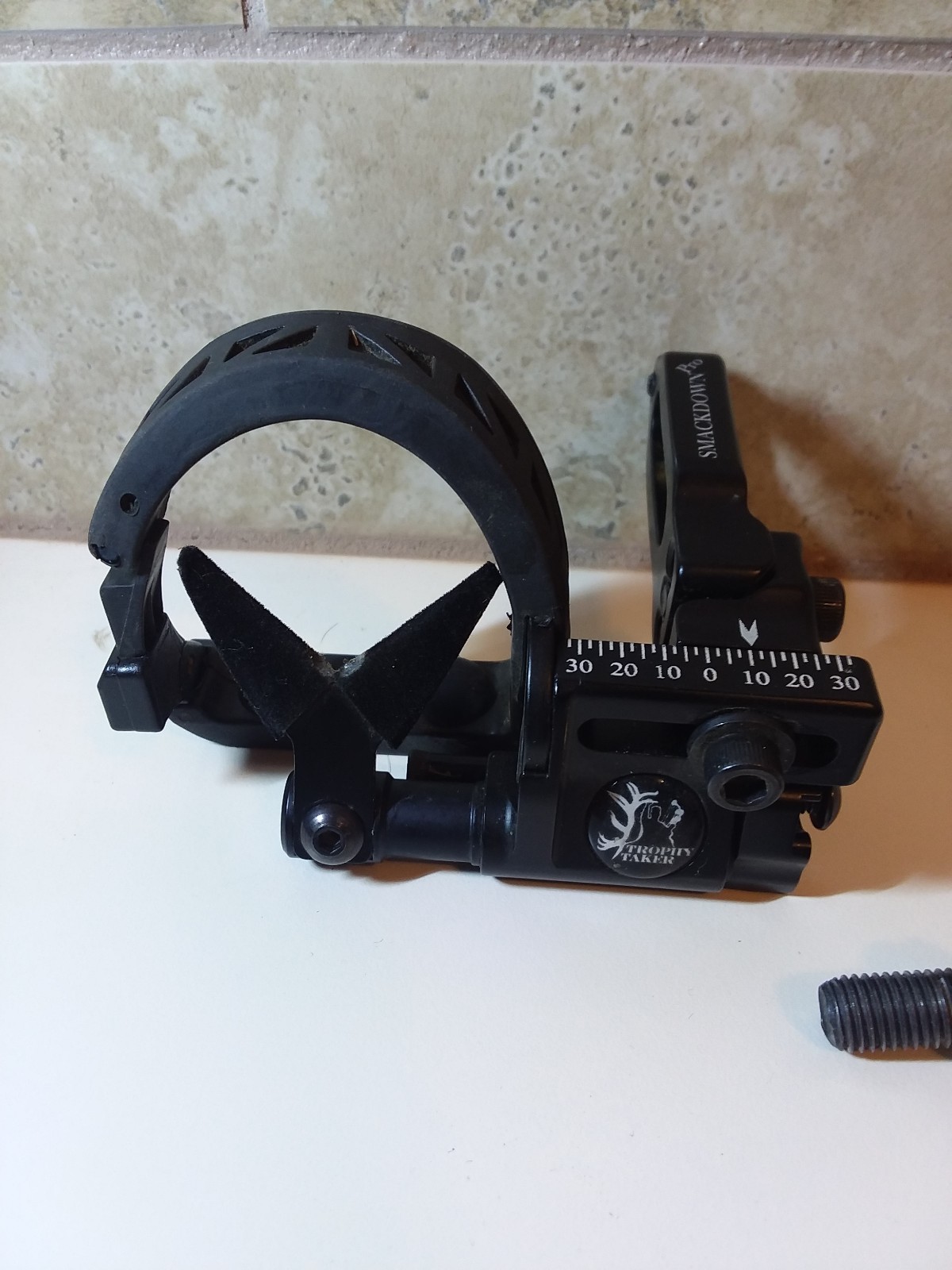 Trophy Taker Smackdown Pro (Right Hand)