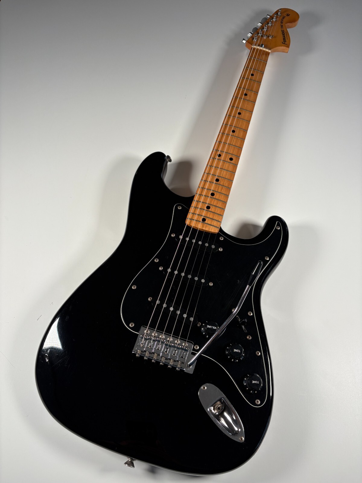 ギター FERNANDES RST (R8?) The Revival Fernandes Rst-50 Revival R8 Electric Guitar by FedEx for