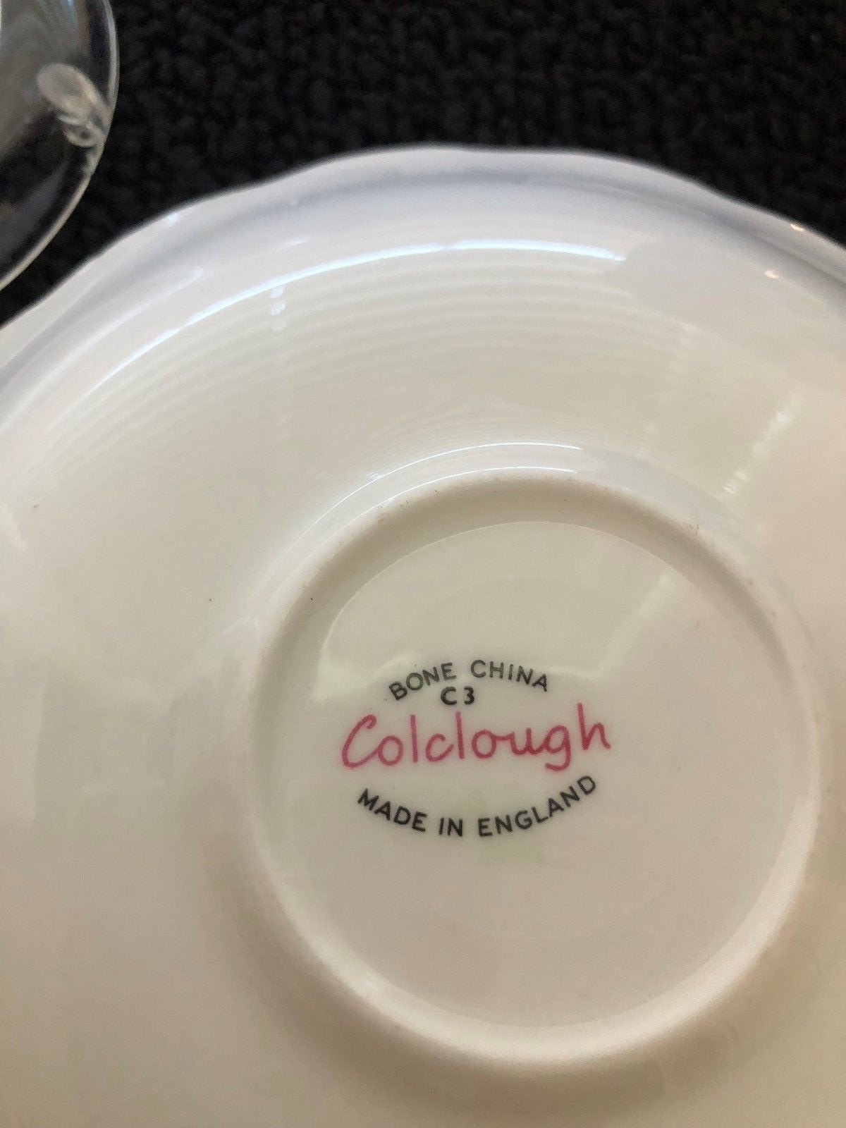 Colclough Bone China light green tea cup & saucer red roses pre-owned