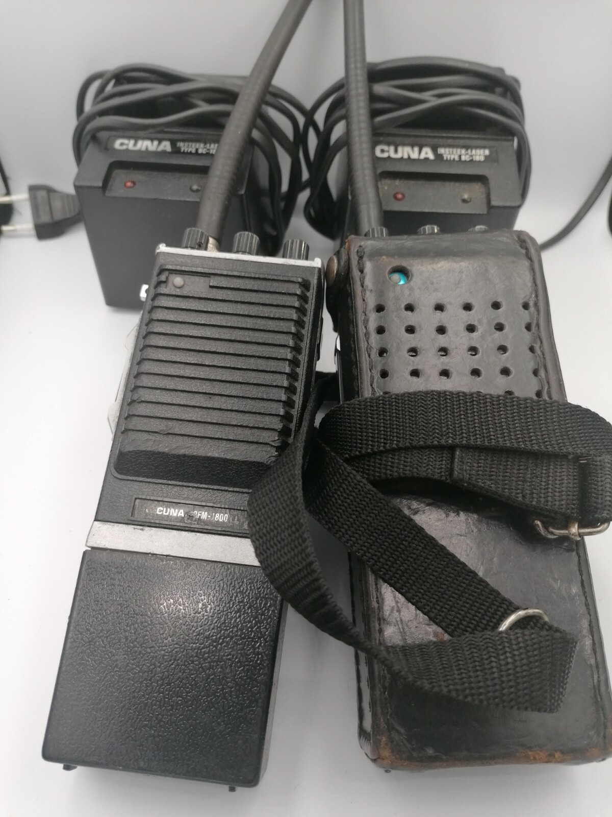 Pair Cuna PFM 1800 with batteries and chargers. Portofoon radio transceiver