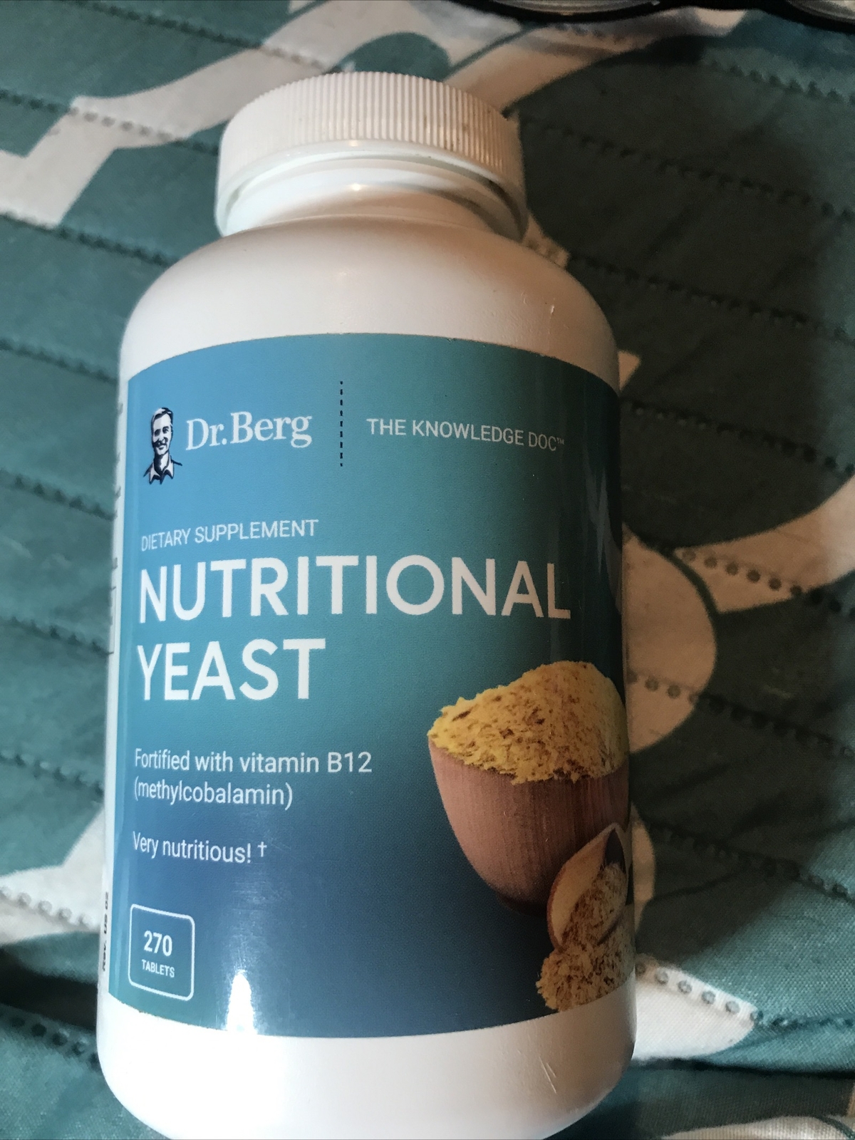 Продукты доктора берга. Nutritional yeast Dr Berg. Dr. Berg пищевые дрожжи. Пищевые дрожжи доктор Берг купить. Витамины от доктора Берга купить.