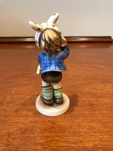 HUMMEL FIGURINE - BOY WITH TOOTHACHE - # 217 - TMK 6 - FREE SHIPPING