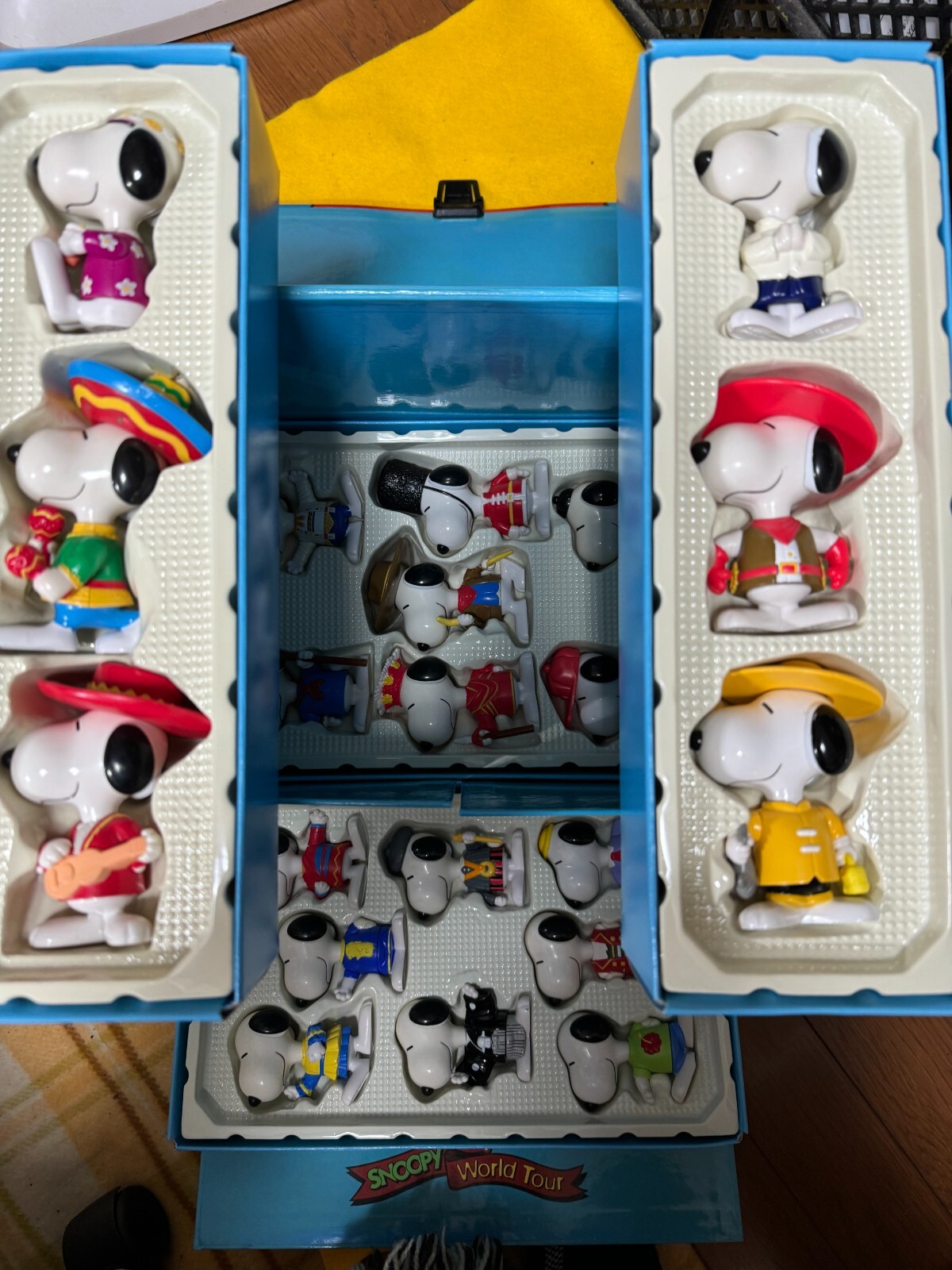 SNOOPY ワールドツアー　box 80→71 SNOOPY ワールドツアー box 80→71 - メルカリ