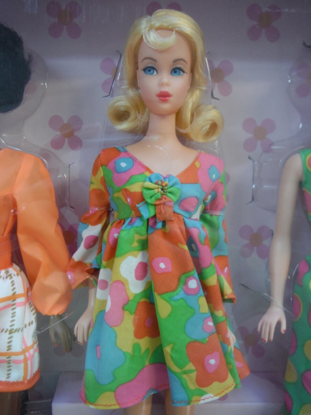 Barbie mod friends gift set shop