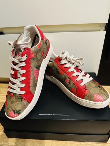 OUT OF STOCK SNEAKERS 2016―2017 サイン入り Gucci - New Ace White Floral Embroidered Sneaker