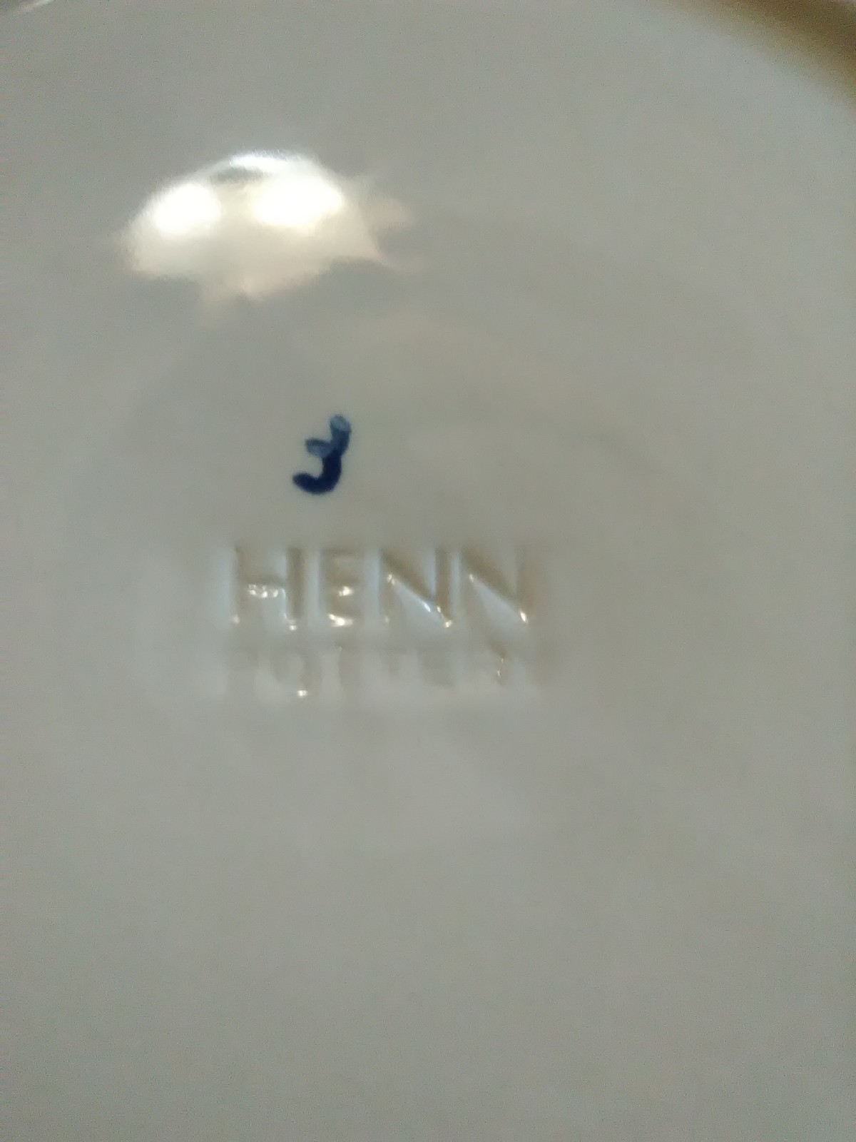 Henn Pottery Blue Spongeware sponged snowflake charger plate never used