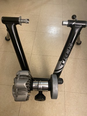CycleOps Fluid2 Indoor Bike Trainer Foldable Fluid Resistance Roller Black