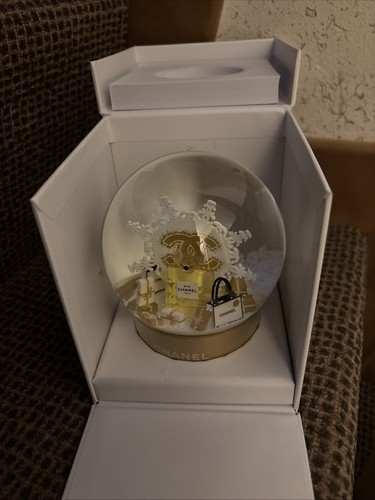 Christian Dior VIP Gift Snow Globe 2024 Christmas Limited Christian Dior VIP Gift Snow Globe 2024 Christmas Limited