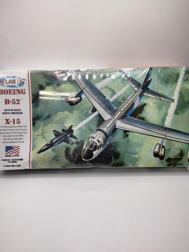 USAF FORCE B-52 with X-15 ROCKET ATLANTIS 1:175 SCALE PLASTIC MODEL AIRPLANE KIT