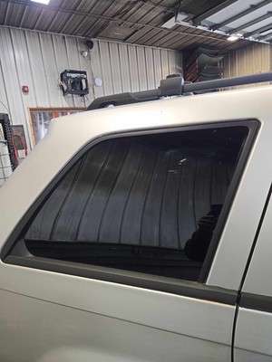 Used Right Quarter Glass fits: JEEP GRAND CHEROKEE Right 05 06 07 08 09 10