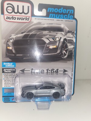 Auto World Modern Muscle 2021 Shelby GT500 Carbon Fiber Track Pack Iconic Silver