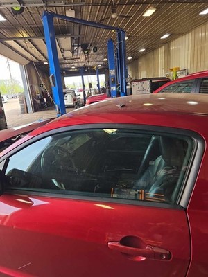 Used Left Front Door Glass fits: FORD MUSTANG Left 05 06 07 08 09 10 11 12 13 14