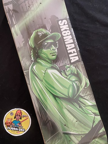 ミュージシャン LIMITED EDITION 'WORLD GONE MAD' SK8Deck hqdefault.jpg