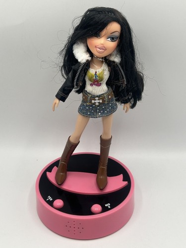 BRATZ JADE Talking Doll with Base 125 Phrases Works