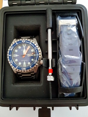 citizen men's automatic sport diver style watch set
