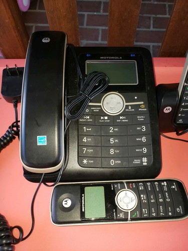 Motorola Phones, Digital Corded/Cordless Phones with Digital Answering Machine
