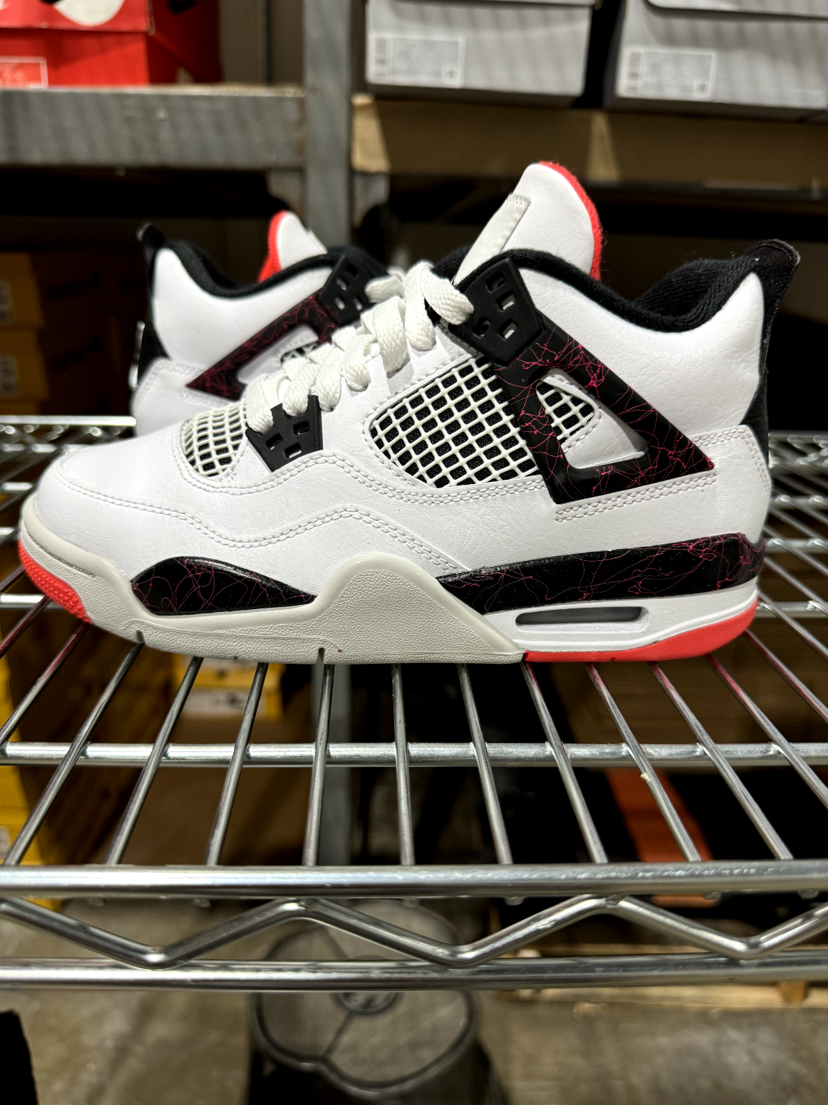 ぼ*り様 Nike Air Jordan 4 Retro Flight Nost Air Jordan 4 'White & Bright Crimson & Black' Release Date