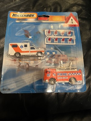 1992 Matchbox Emergency 3-Pack #EM 80 Paramedics, And Fire Rescue Packaged