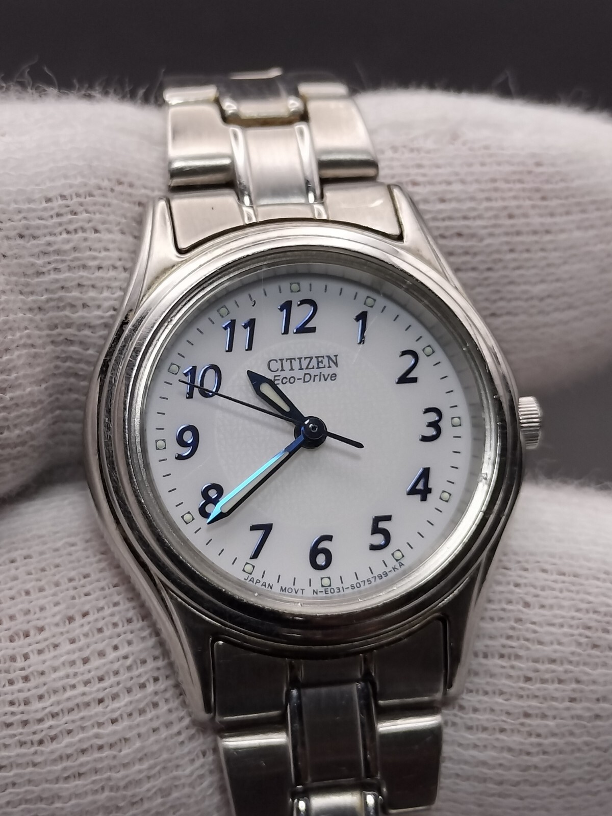 美品！CITIZEN E031-S021812 ECO-DRIVE 稼働品！ 極美品□稼働 シチズン エコドライブ ダイヤ 4P 青3針 ユニ