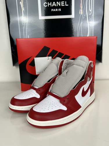 Pre-owned Jordan W Air  1 Retro Hi Og Varsity Red Sail Dj4891-061 Women's Sz 10/ Men's 8.5