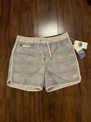 NWT Men s Vuori Banks Shorts 5 Inch Inseam Grey Shorts Size Large Brand New