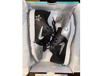 nike sb dunk low size 9.5