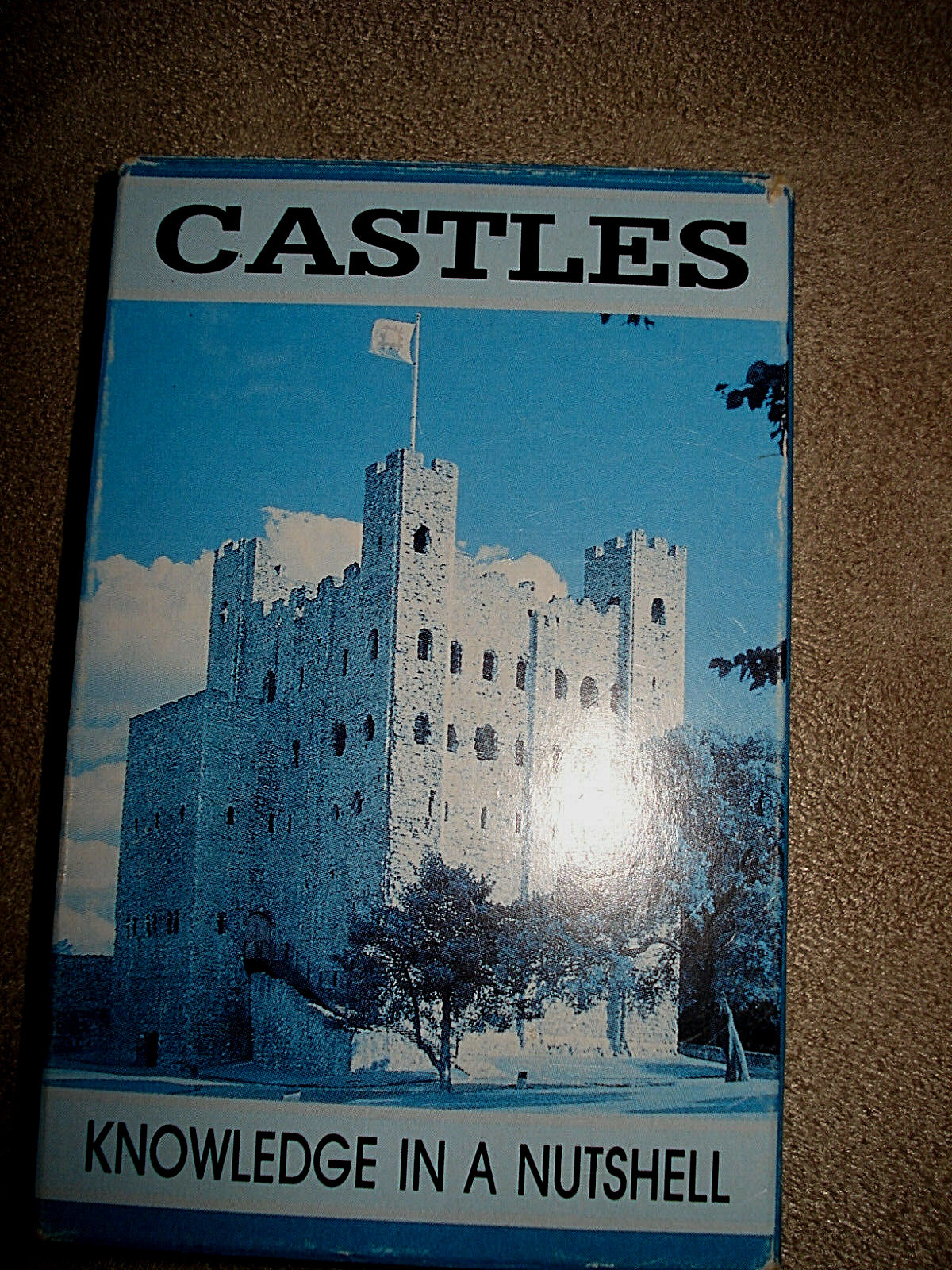 BRITISH CASTLES PICTURE & FACT CARDS KNOWLEDGE IN A NUTSHELL 1995ed. 40 Cards