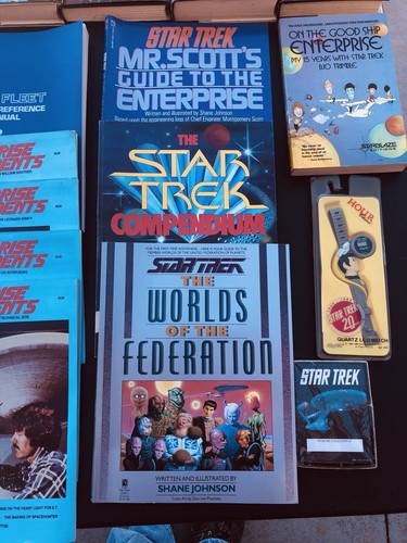 Huge Lot Of Star Trek Books Manuals Watch Enterprise Star Fleet
