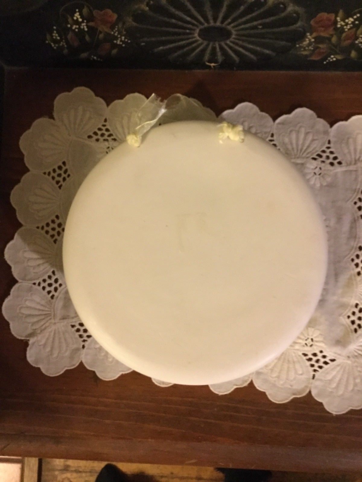 Porcelain Wall/Hanging White Hat W/Bow And Green Shamrocks