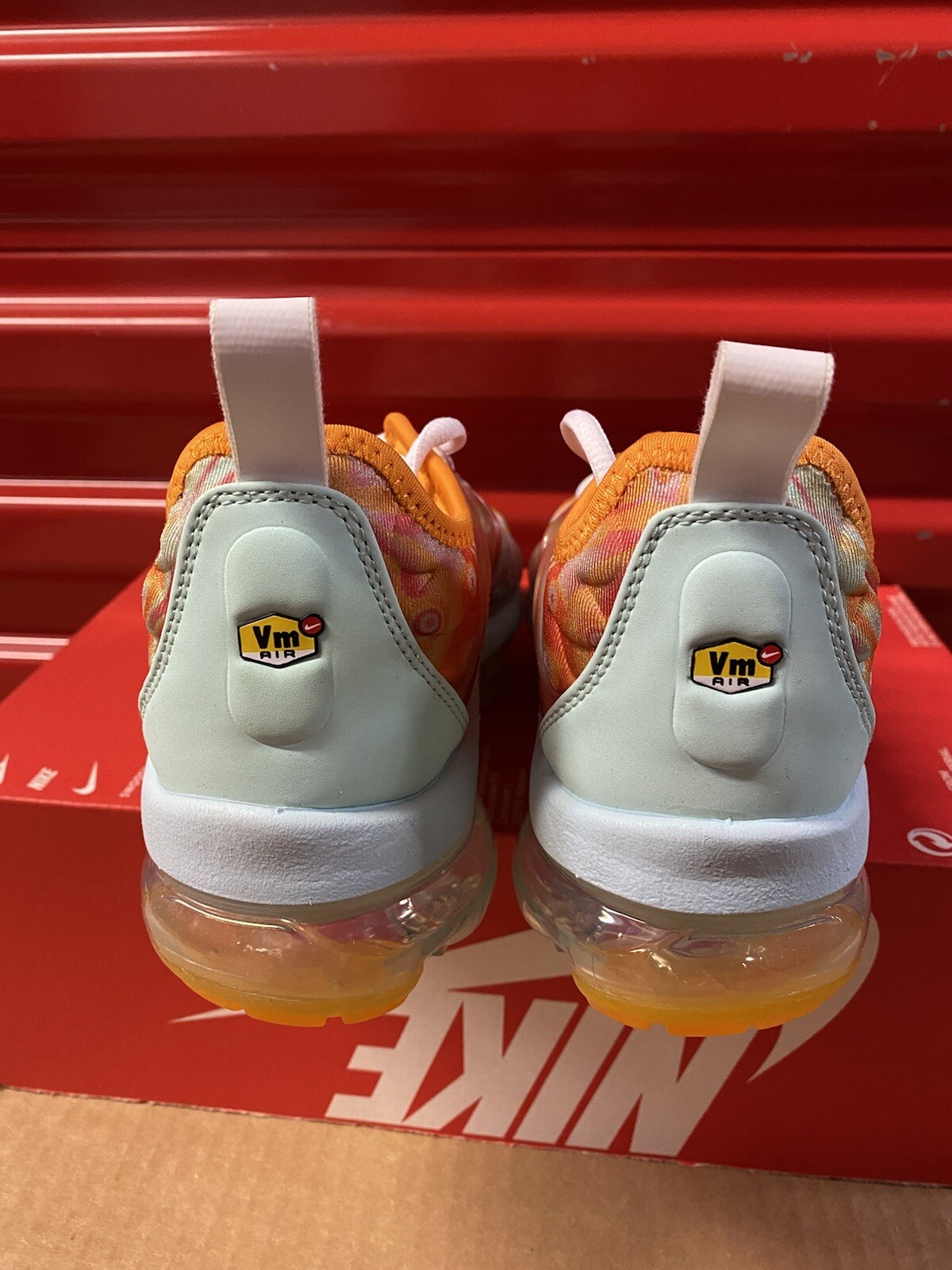 vapormax plus orange dip dye