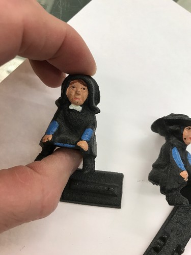 Vintage Metal Amish Mother And Father Figurines