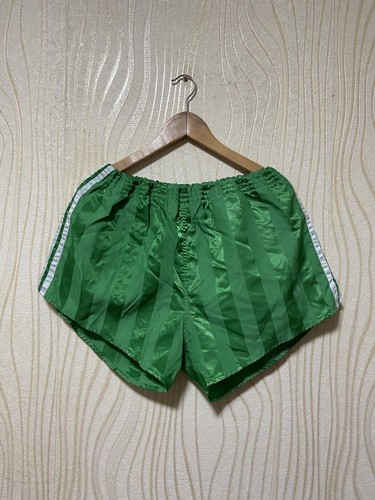 ADIDAS VINTAGE SHORTS 80s 90s FOOTBALL SOCCER RUNNING sz XL ADIDAS VINTAGE SHORTS 80s 90s FOOTBALL SOCCER RUNNING sz XL
