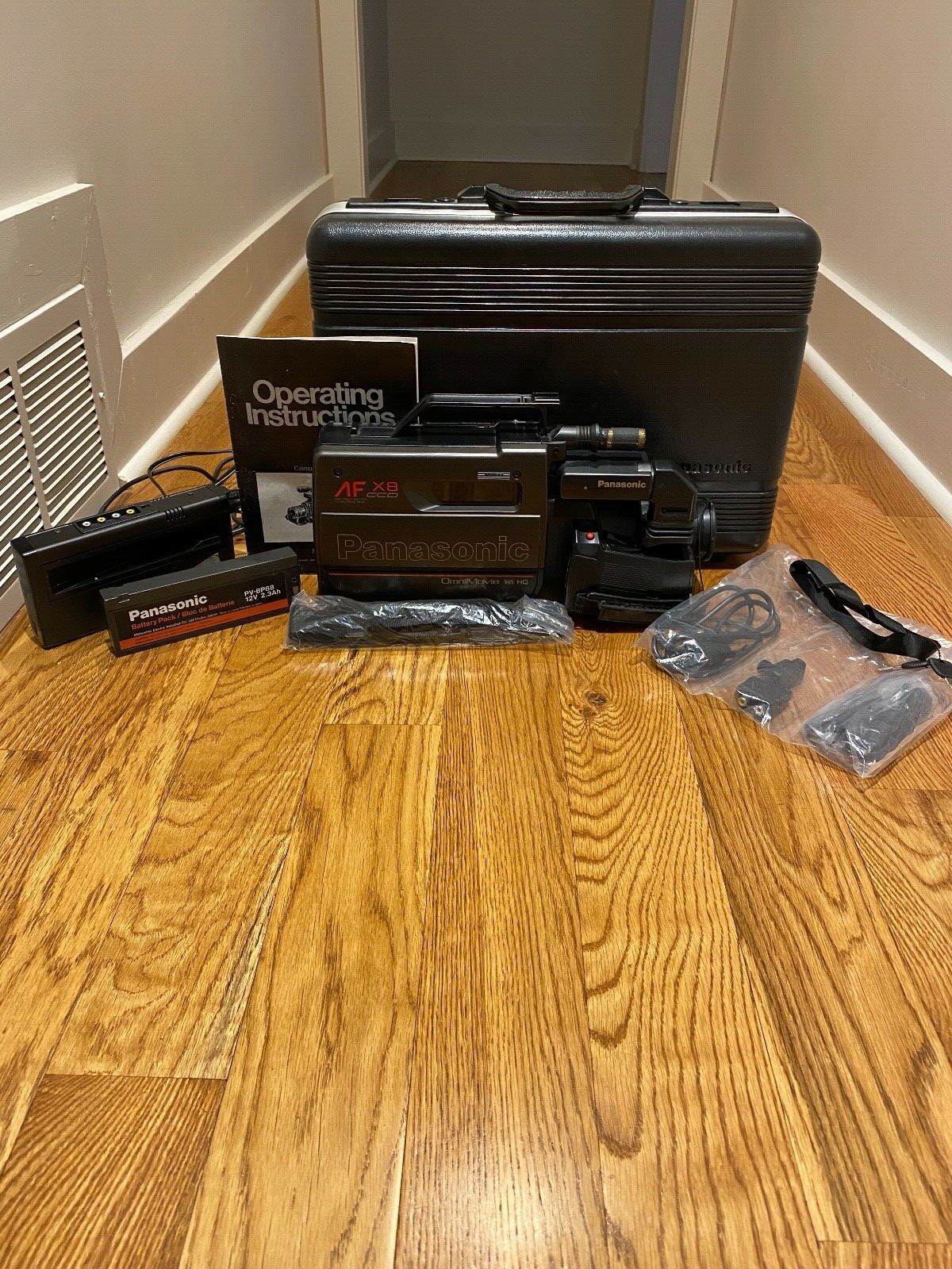 AS IS)Vintage Panasonic OmniMovie VHS HQ PV-715S Camcorder AS IS)Vintage Panasonic OmniMovie VHS HQ PV-715S Camcorder