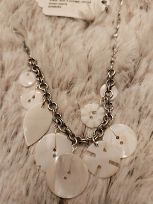 Grandmother's Buttons necklace. NWT. white